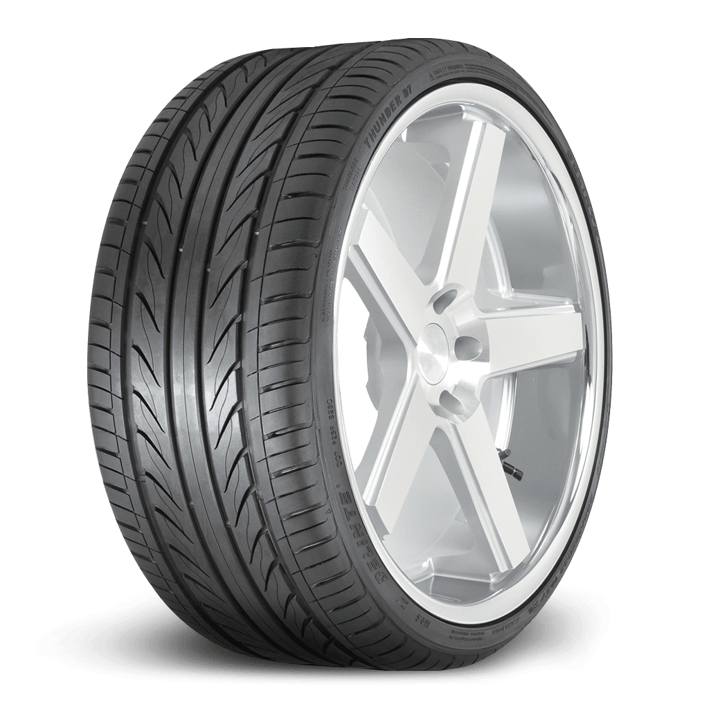Delinte D7 A/S P275/35R19 Tire