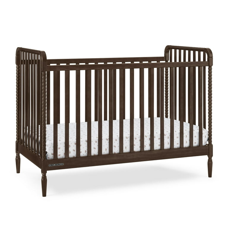 Delta Children Lily 4-in-1 Convertible Crib Greenguard Gold