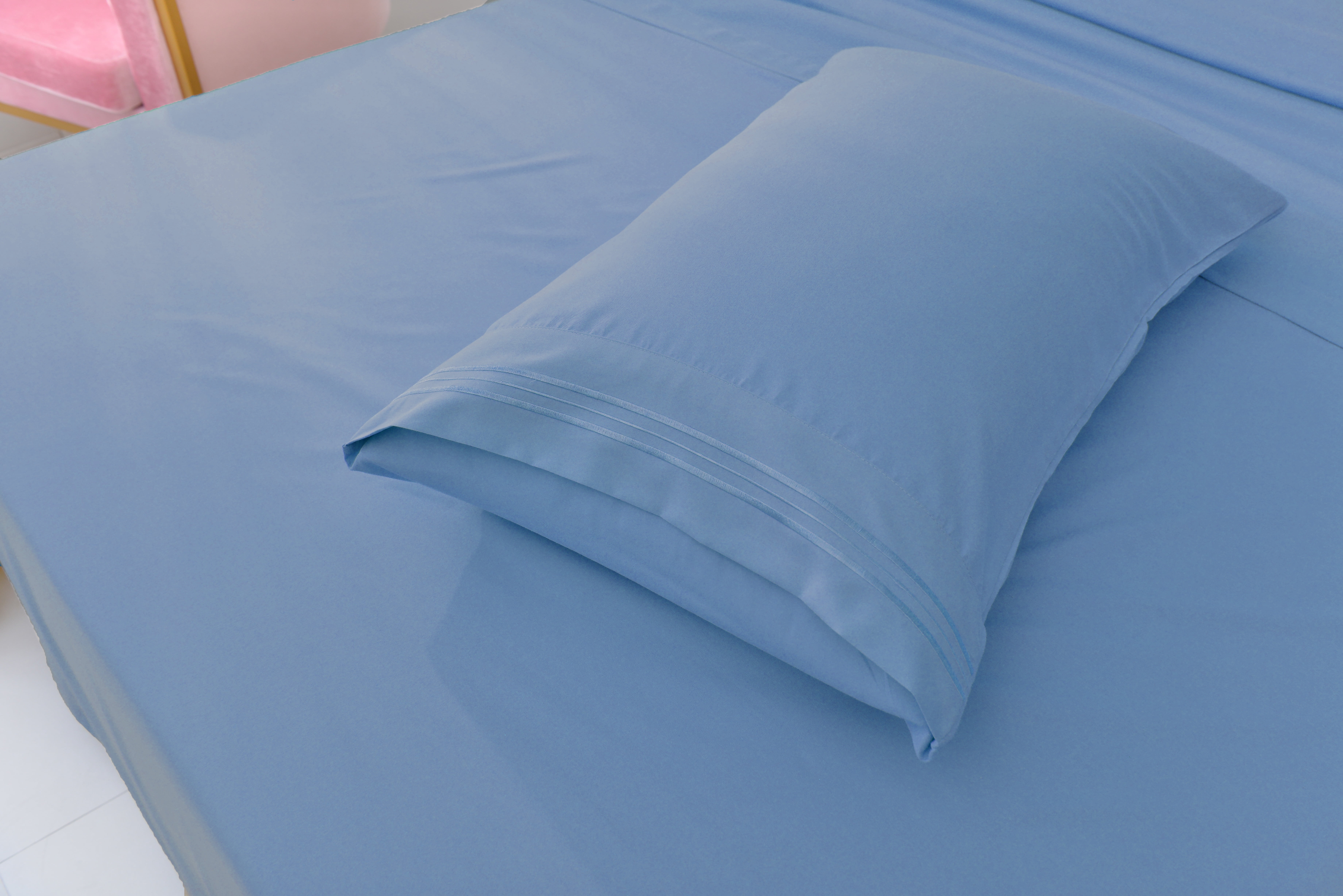 Deluxe2000 Series Soft Bamboo Derived Rayon Sheet Sets-Full Blue Sheets, Wrinkle Free - Deep Pockets - 4 Piece - 1 Fitted Sheet, 1 Flat, 2 Pillowcases Full, Blue