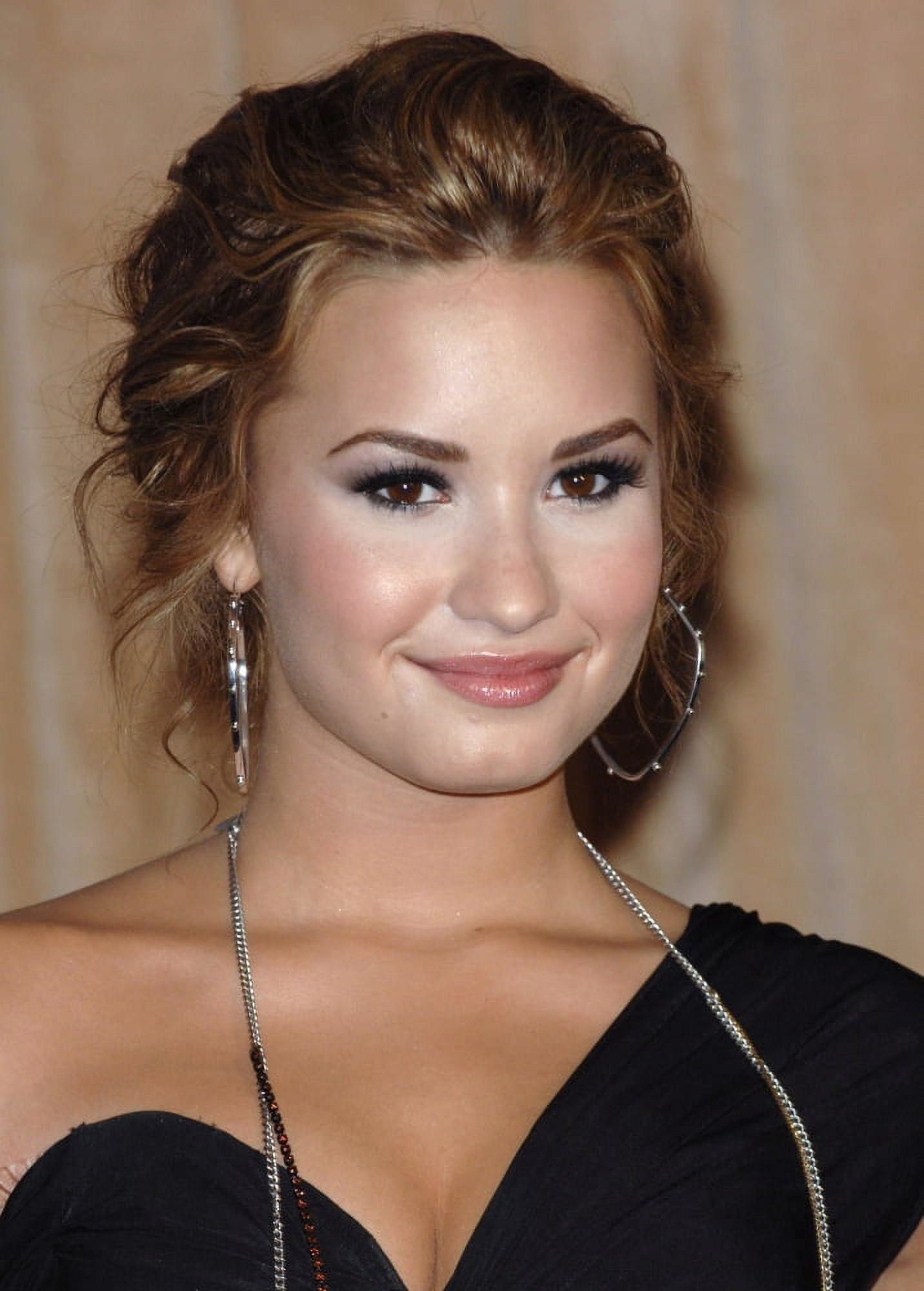 Demi Lovato In Attendance For 2010 American Music Awards (Ama) Nominations Announcement Canvas Art - (16 x 20)