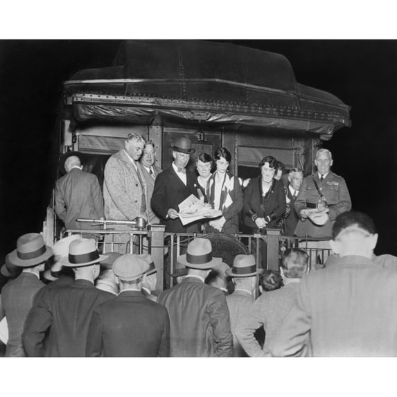 Democratic Presidential Candidate Al Smith On The Rear Of Train History (24 x 18)