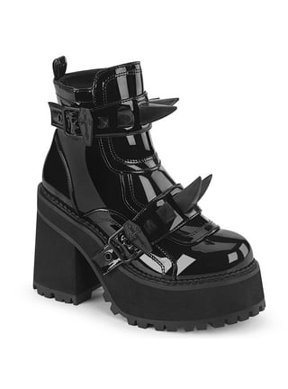 Black boots with clearance spikes