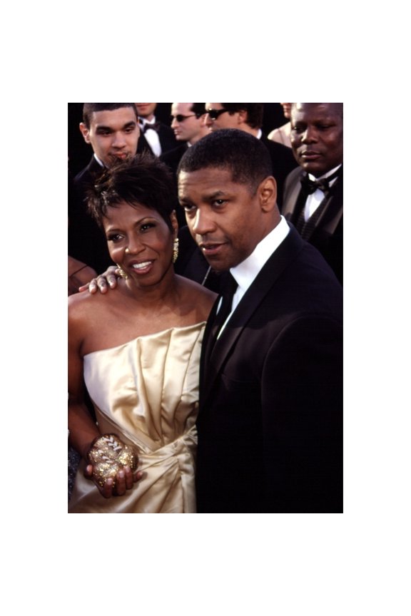 Denzel Washington And Wife Pauletta Arriving At The Academy Awards, March, 2000 Celebrity (8 x 10)