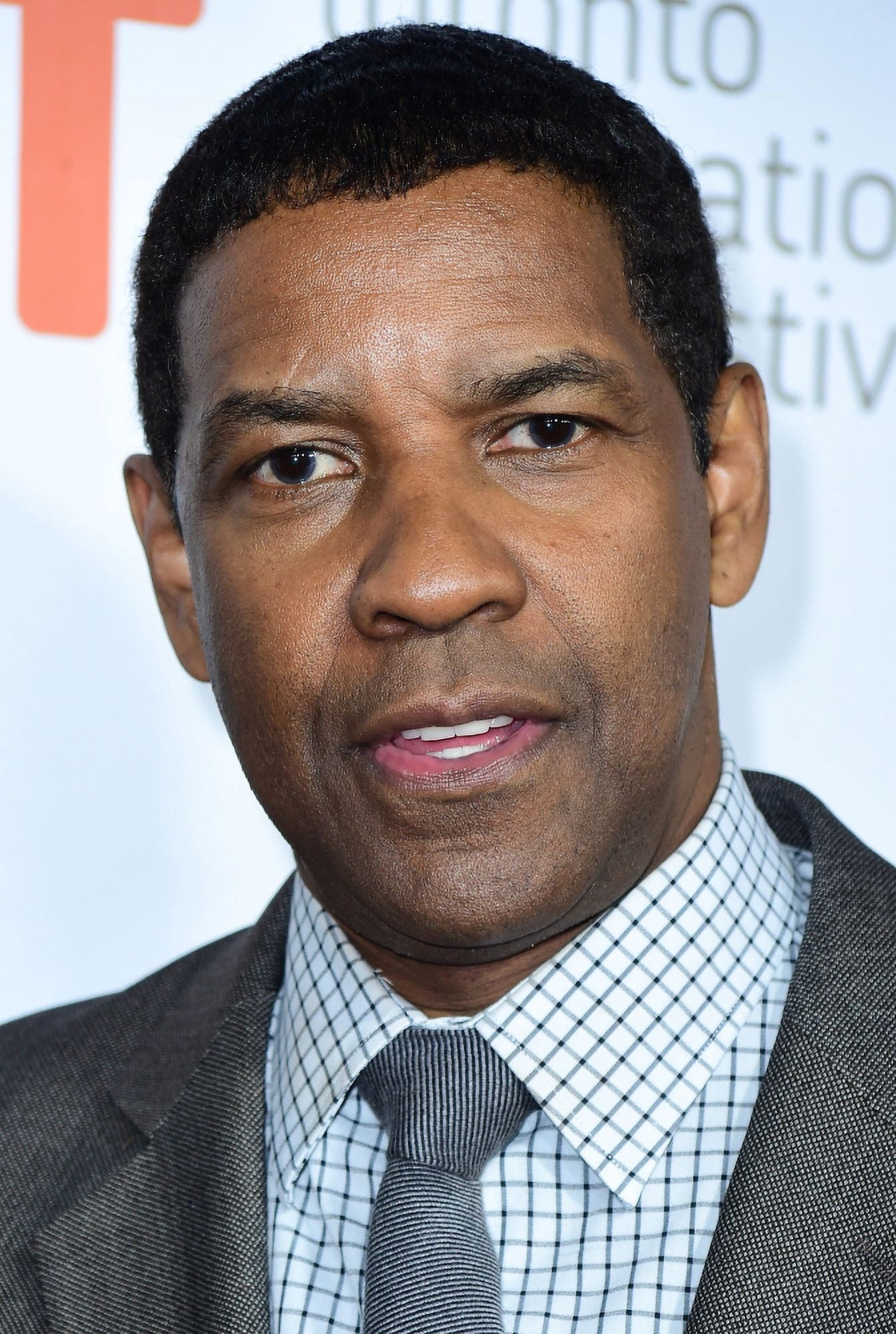 Denzel Washington At Arrivals For The Equalizer Premiere At The Toronto International Film Festival 2014 Canvas Art - (16 x 20)