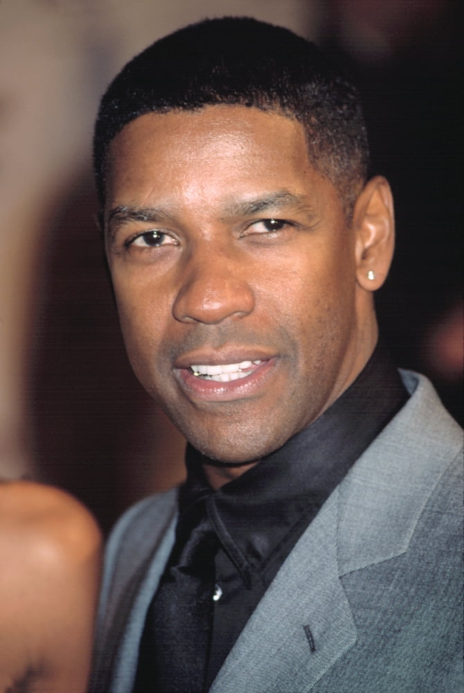 Denzel Washington At The Gq Men Of The Year Awards Canvas Art - (16 x 20)
