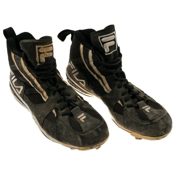 Derek Jeter Signed 1996 Rookie Season Game Used Baseball Cleats MEARS COA RARE