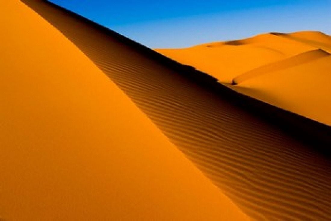 Desert Dunes of the Erg Murzuq Libya Canvas Art - Aldo Pavan DanitaDelimont (35 x 24)