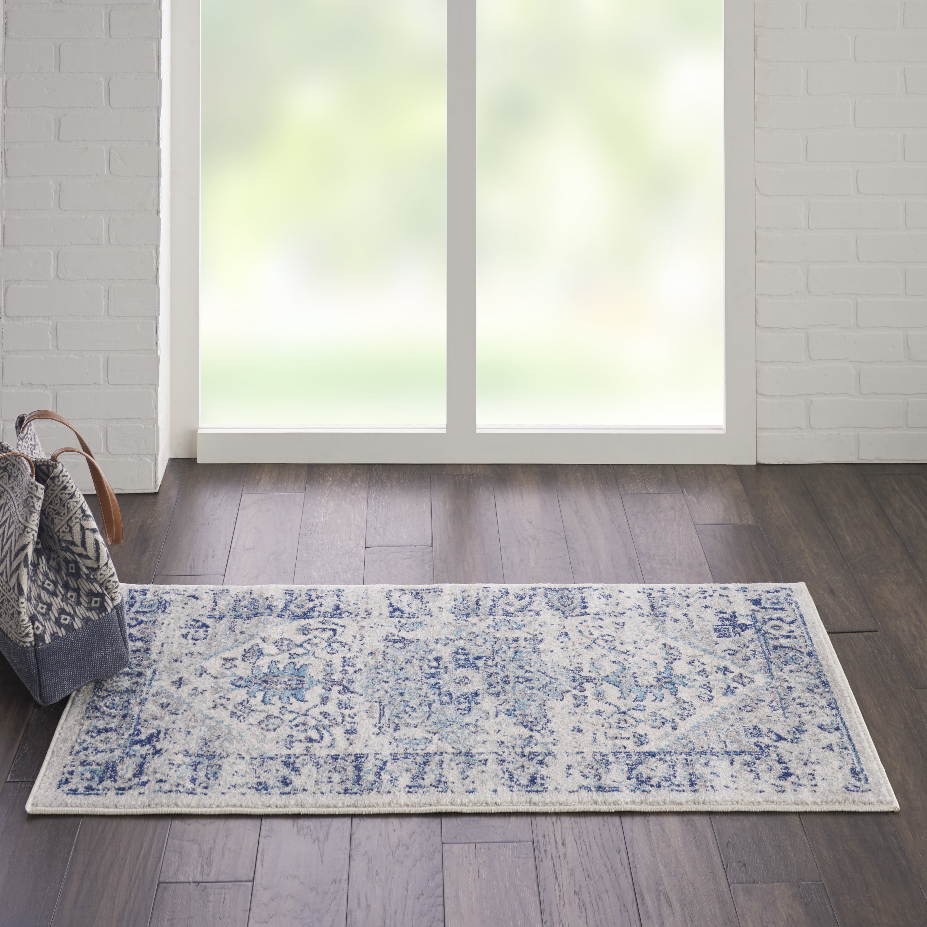 Desert Fields Persian Ivory/Light Blue 2' x 4' Area Rug, (2' x 4')