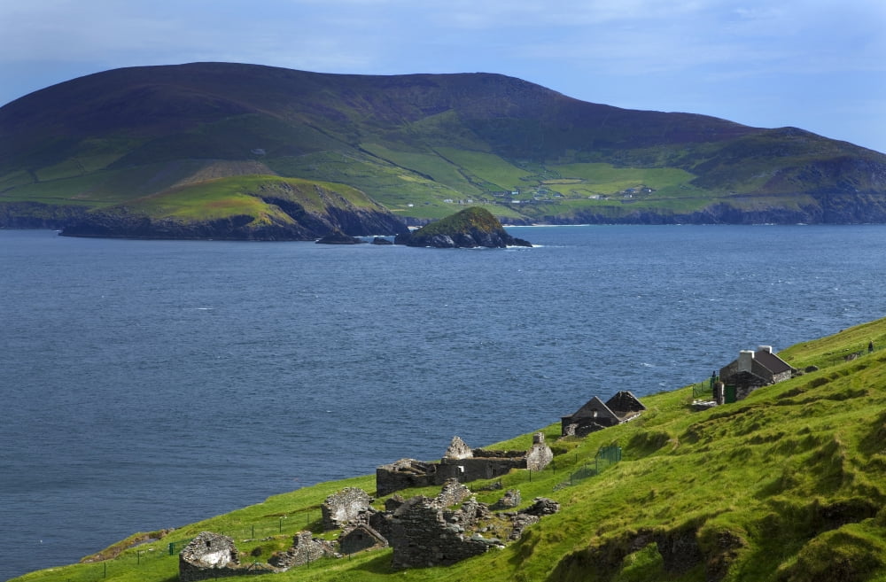 Deserted Cottages on Great Blasket Island The Blasket Islands Off Slea Head on the Dingle Peninsula County Kerry Ireland Canvas Art - George Munday Design Pics (19 x 12)