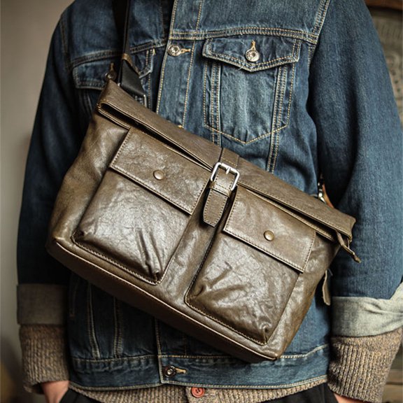 Design Men's Leather Multi-Pocket Shoulder Messenger Bag,Green