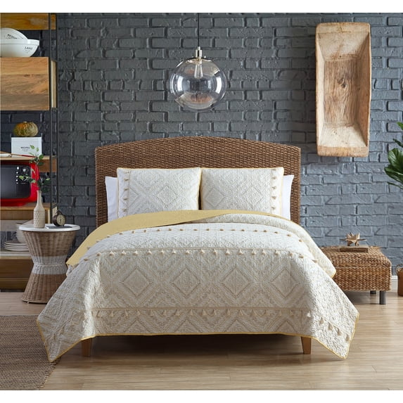Design Studio Skye Tribal Gold 2-Piece Soft Microfiber Quilt Set with Tassels - Twin