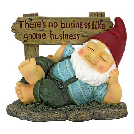 Design Toscano Irving Gnomlin Resting On His Laurels Garden Gnome Statue