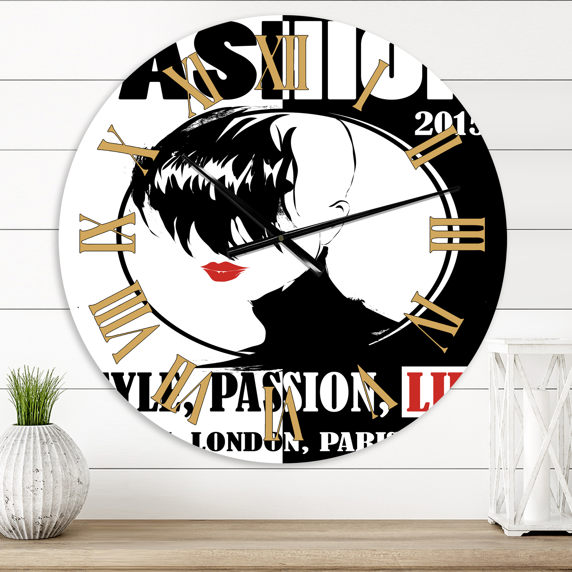 Designart 1 in Quartz Vintage Wall Clock