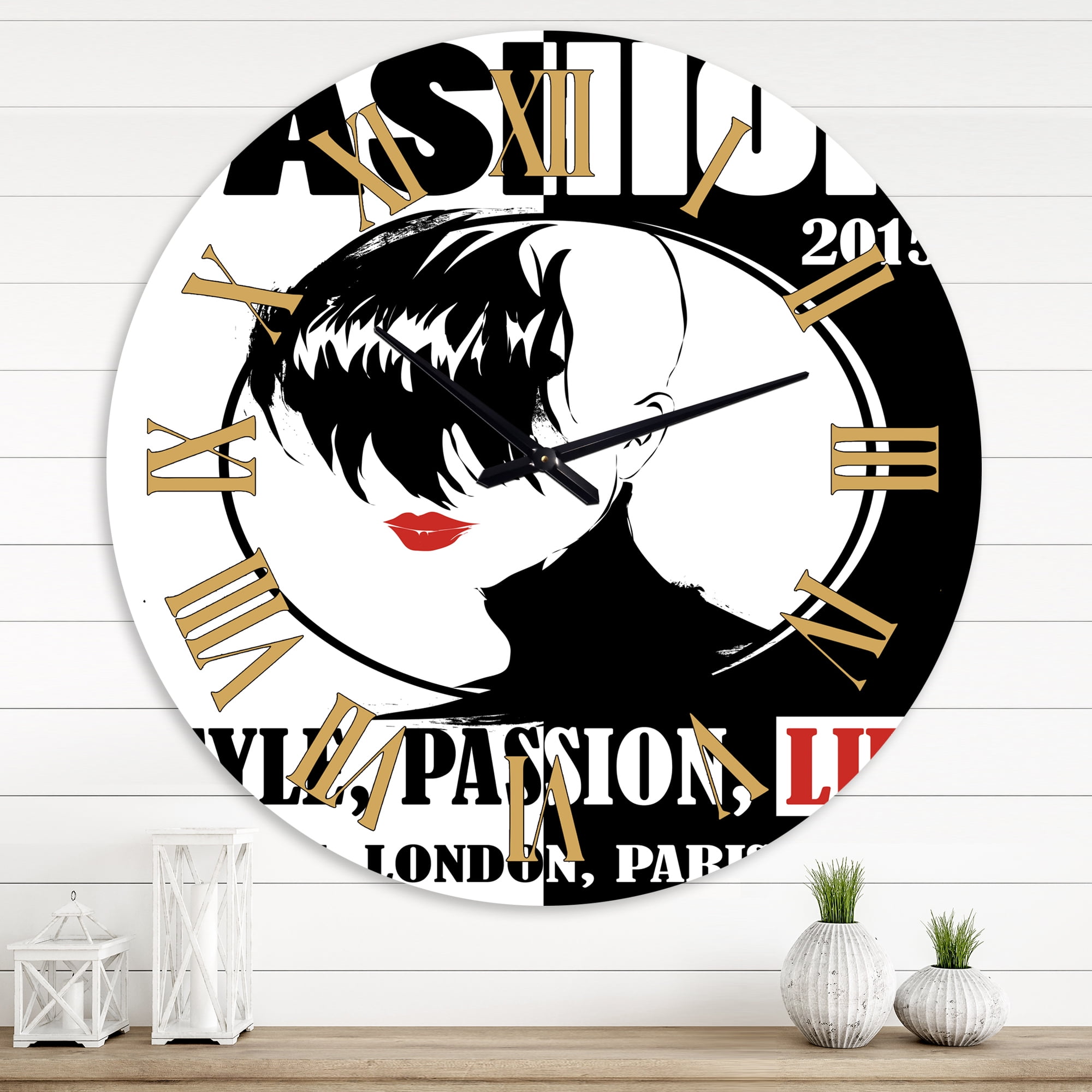 Designart 1 in Quartz Vintage Wall Clock