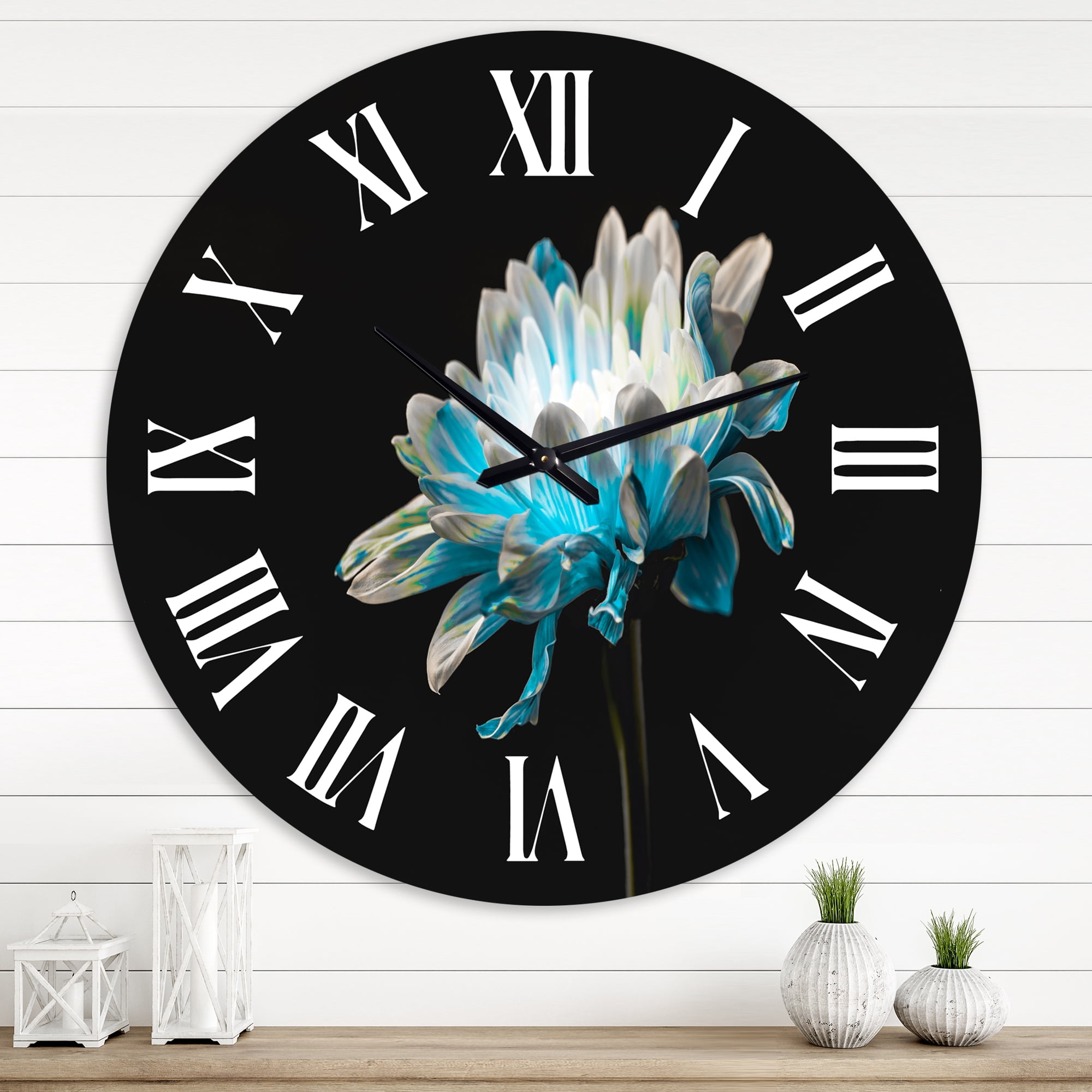 Designart 1 in Traditional Wall Clock