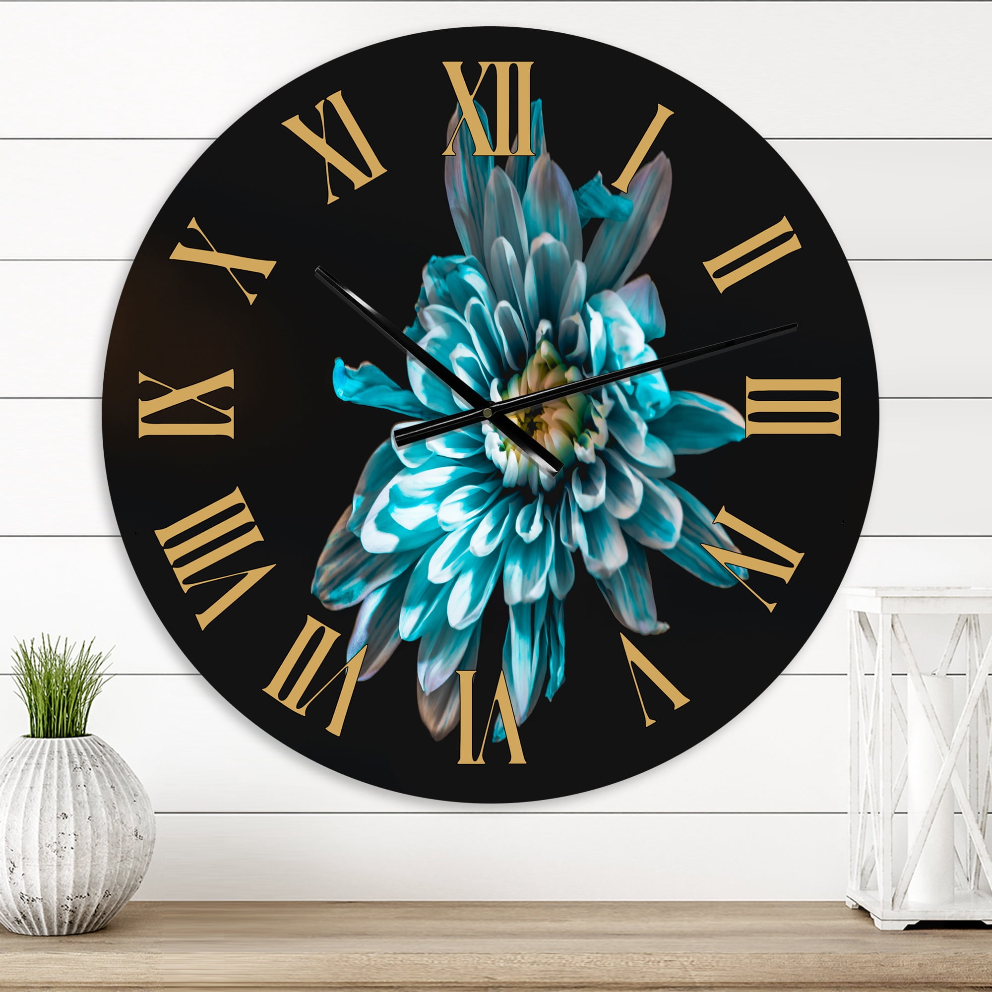Designart 1 in Traditional Wall Clock