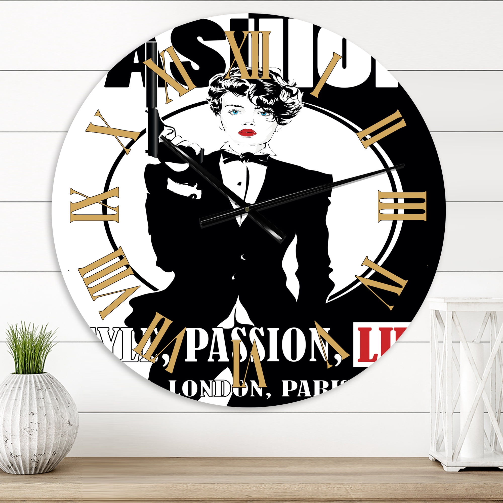 Designart 1 in Vintage Wall Clock
