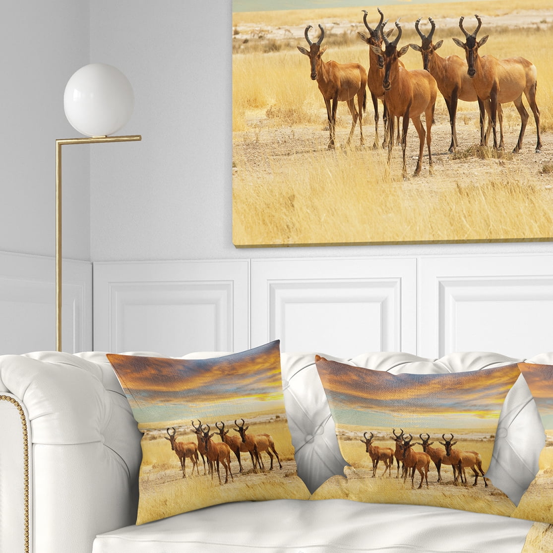 Designart 16" x 16" Animal Polyester Throw Pillow