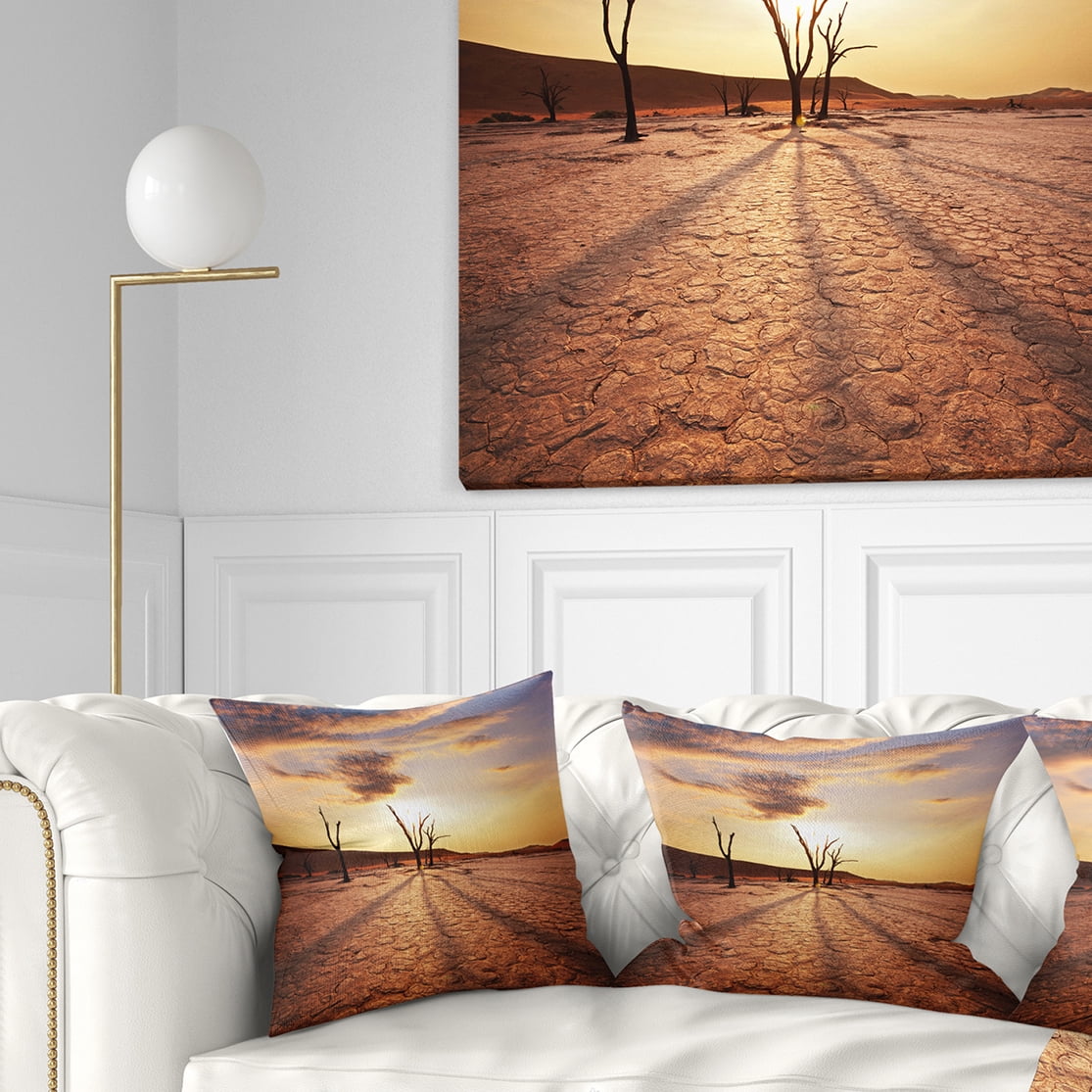 Designart 16" x 16" Brown Polyester Throw Pillow