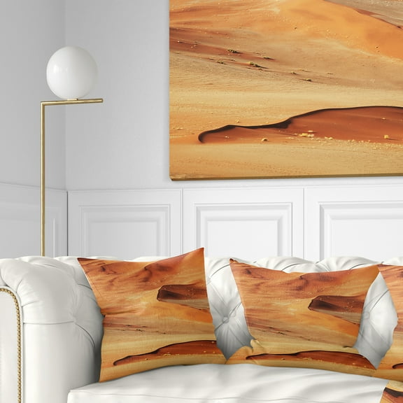 Designart 16" x 16" Brown Polyester Throw Pillow