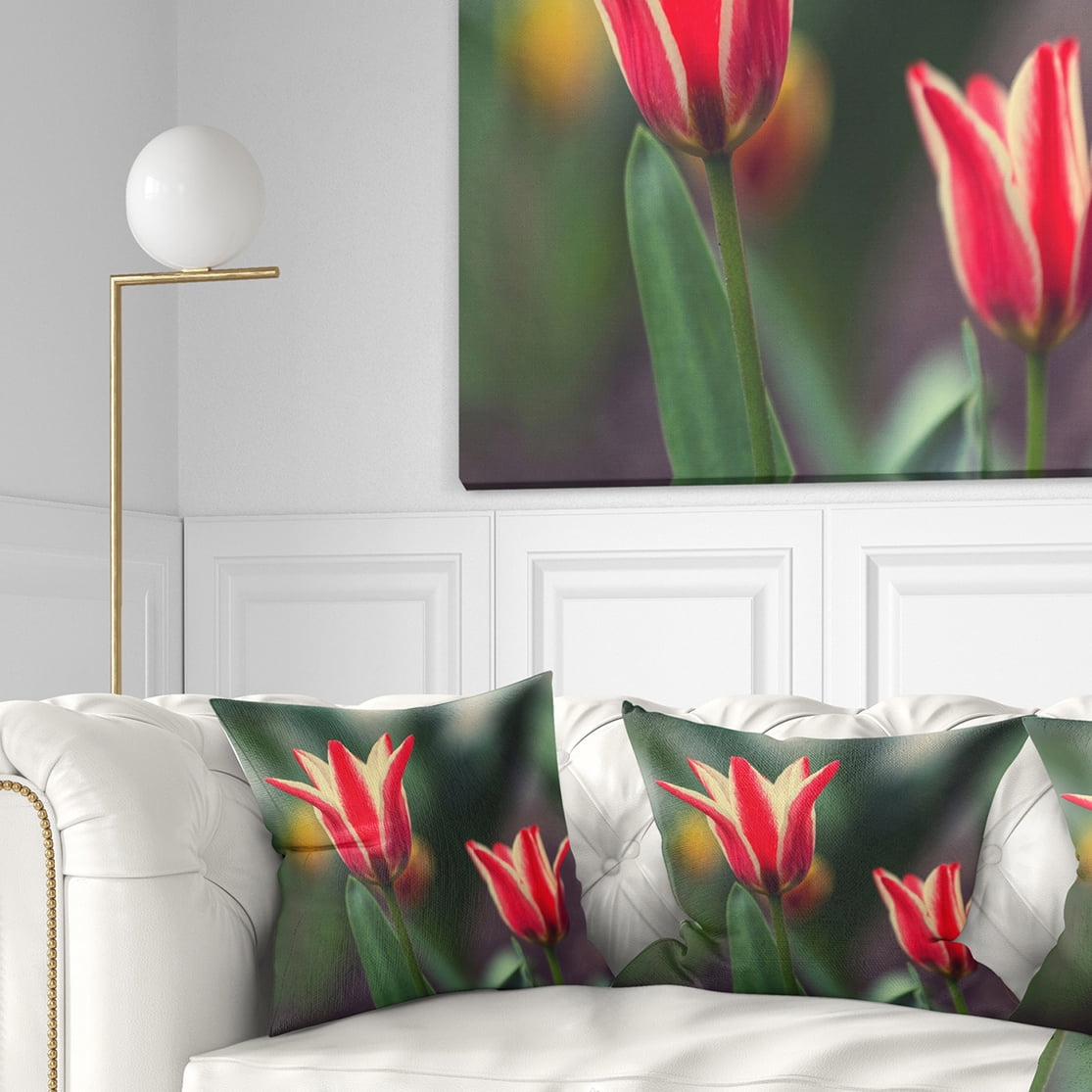 Designart 16" x 16" Green Polyester Throw Pillow