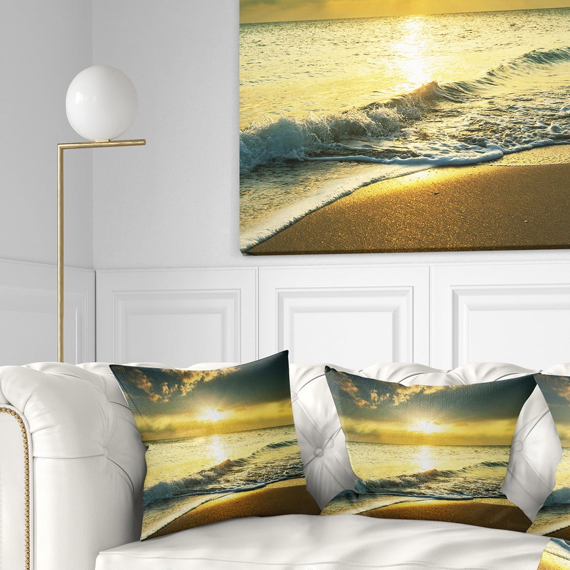 Designart 16" x 16" Sea & Shore Polyester Throw Pillow