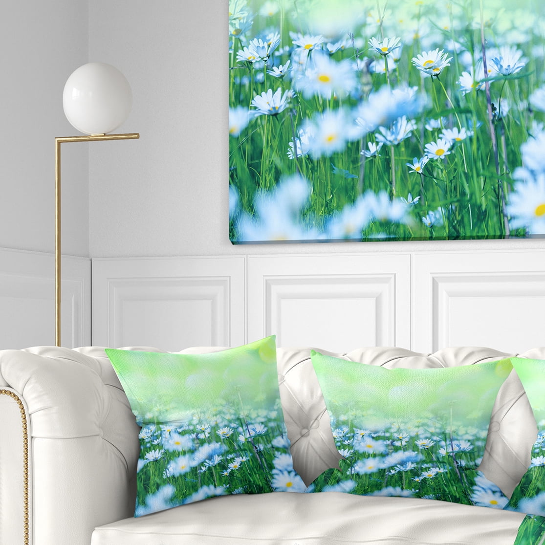Designart 18" x 18" Green Polyester Throw Pillow