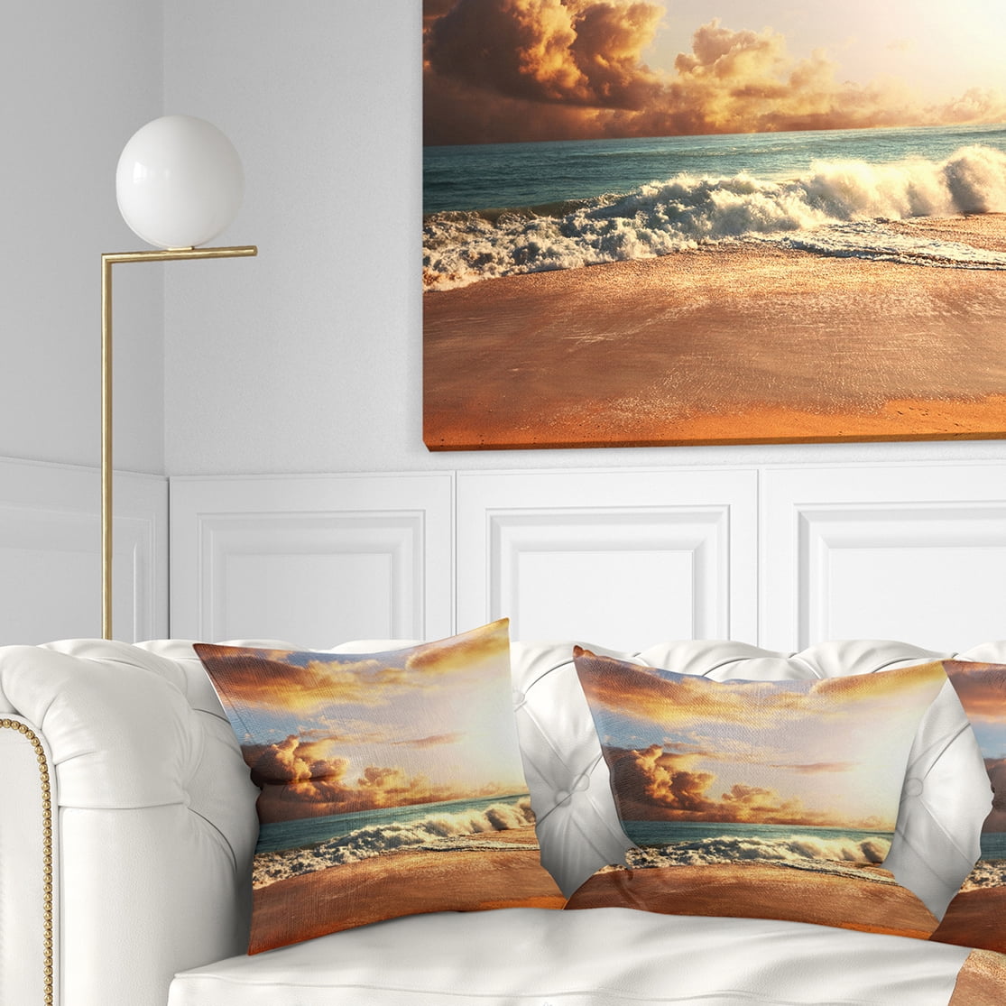 Designart 18" x 18" Sea & Shore Polyester Throw Pillow