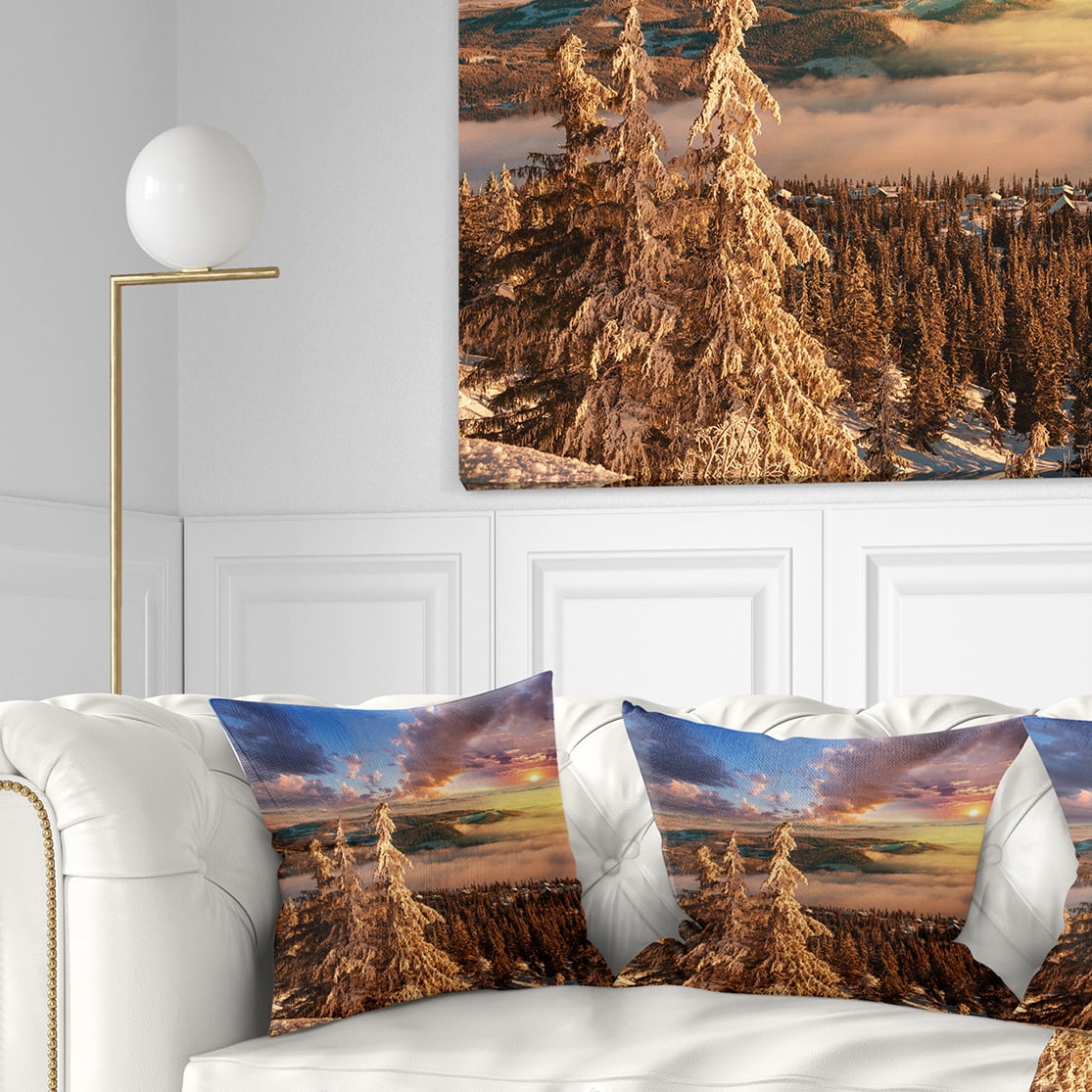 Designart 18" x 18" White Polyester Throw Pillow