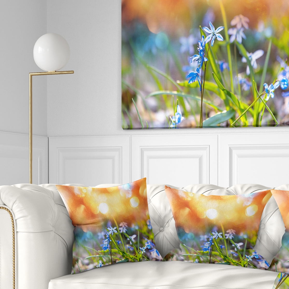 Designart 18" x 18" Yellow Polyester Throw Pillow