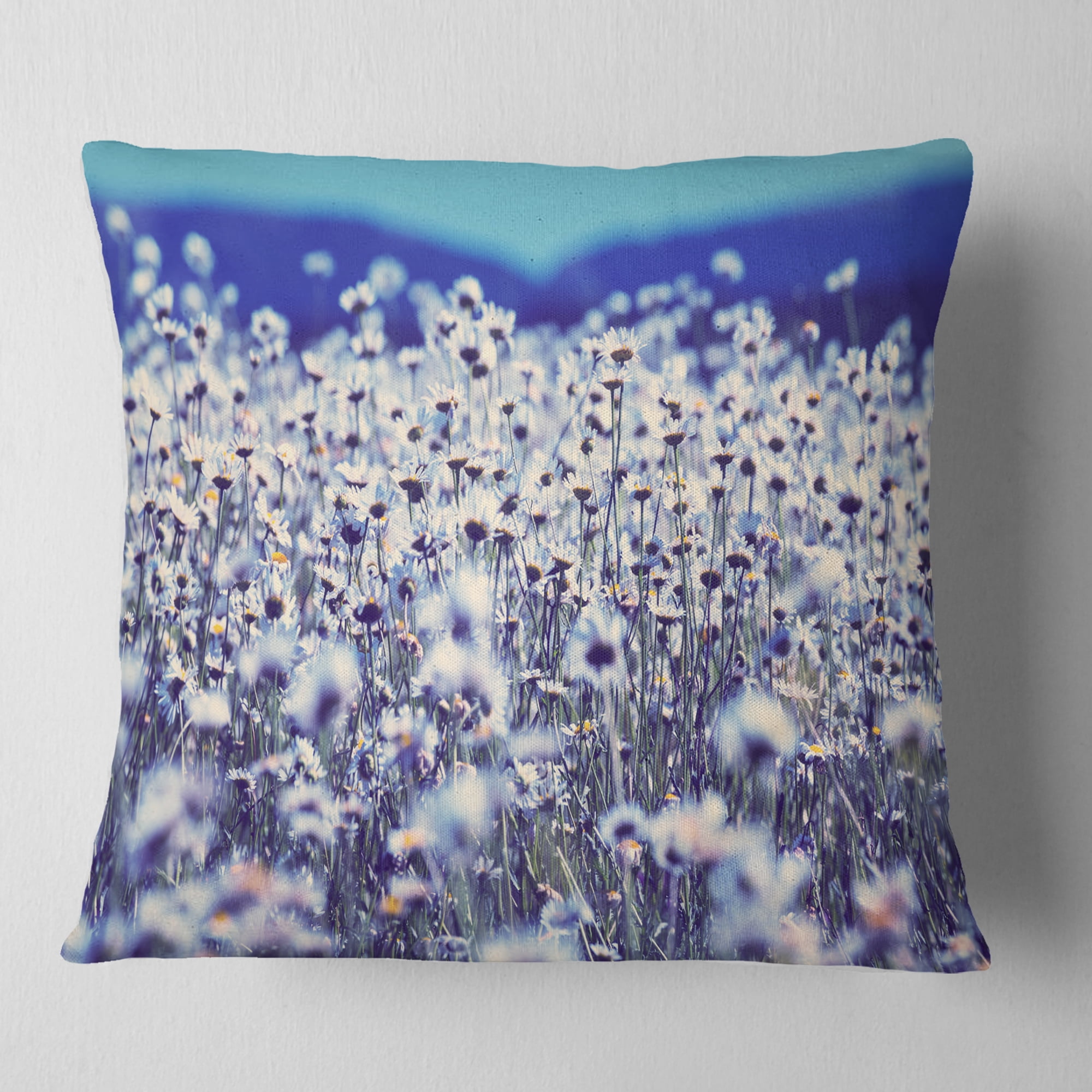 Designart Amazing Light Blue Chamomile Blossom - Flower Throw Pillow - 18x18