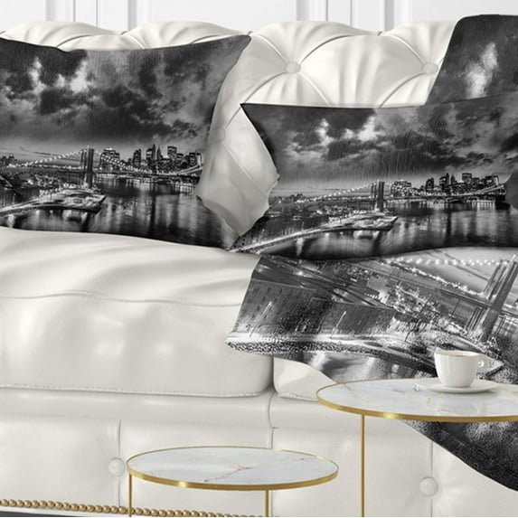 Designart Amazing Night in New York City - Cityscape Throw Pillow - 12x20