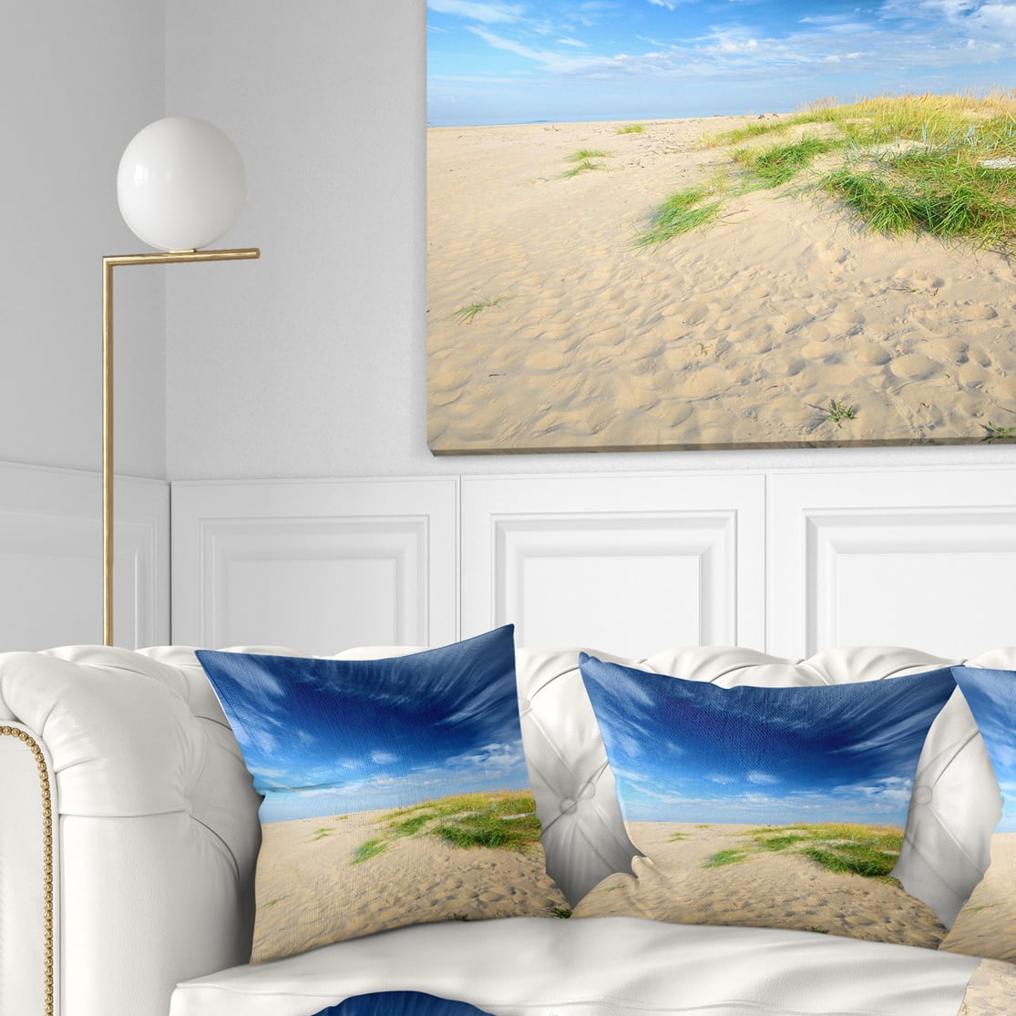 Designart Baltic Sandy Beach - Landscape Photo Throw Pillow - 16x16