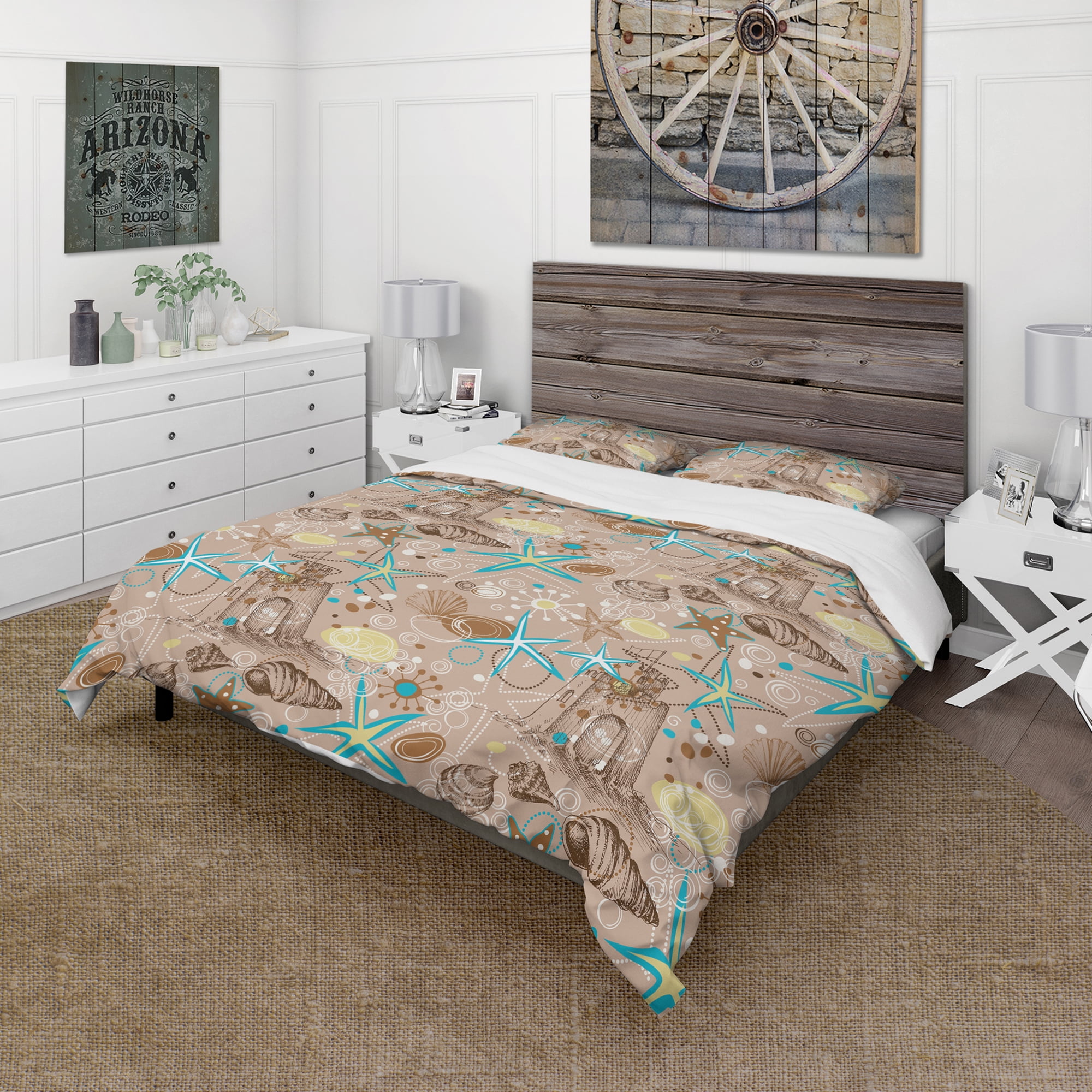 Designart 'Beach life atmosphere with shells and sea stars' Coastal Duvet Cover Set