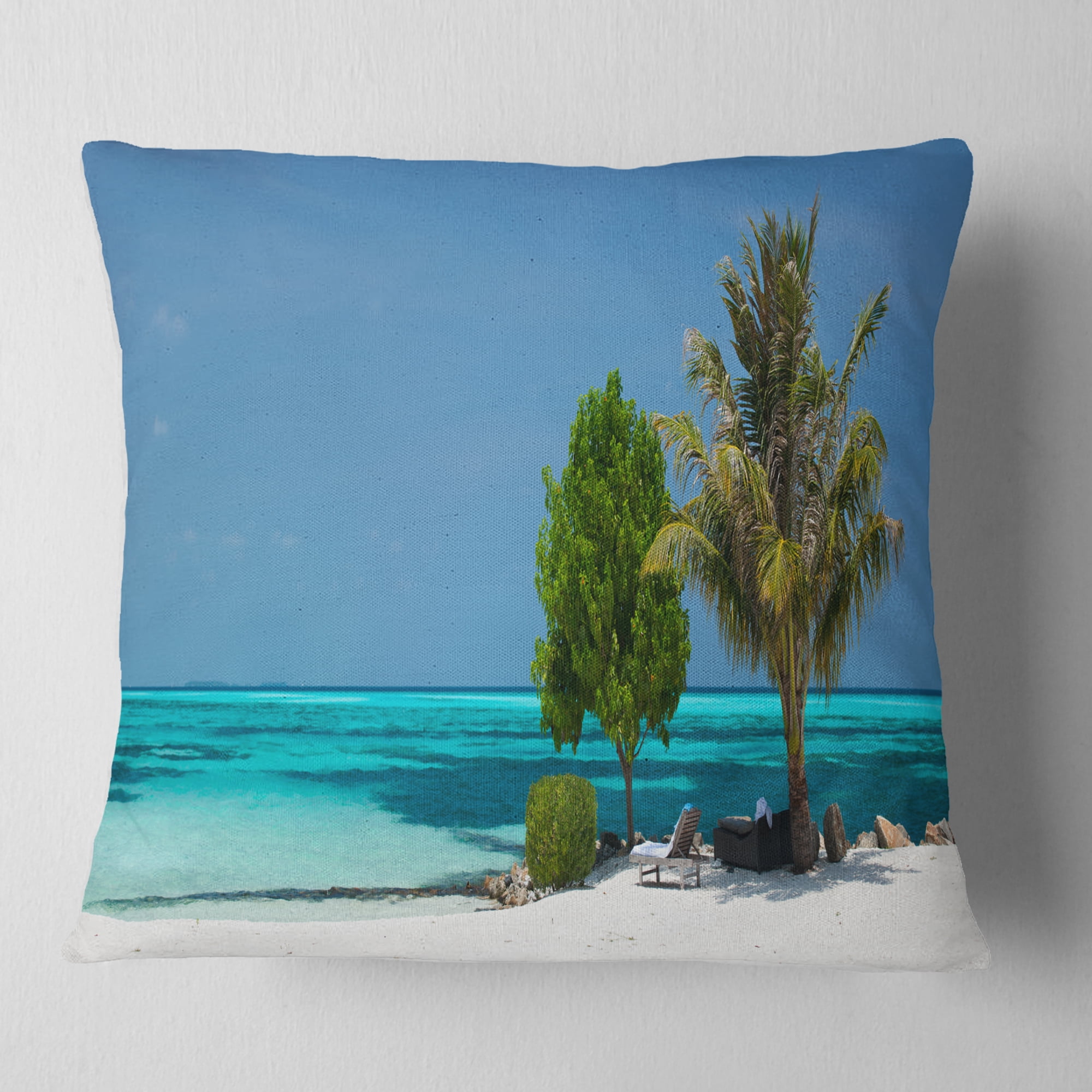 Designart Beach with White Sand and Turquoise Water - Modern Seascape Throw Pillow - 16x16