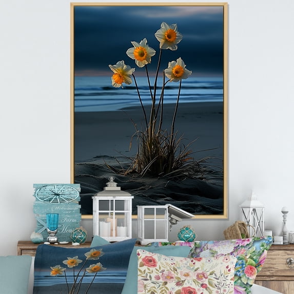 Designart "Beachside Daffodil Bloom" Daffodils Floater Framed Canvas Wall Art