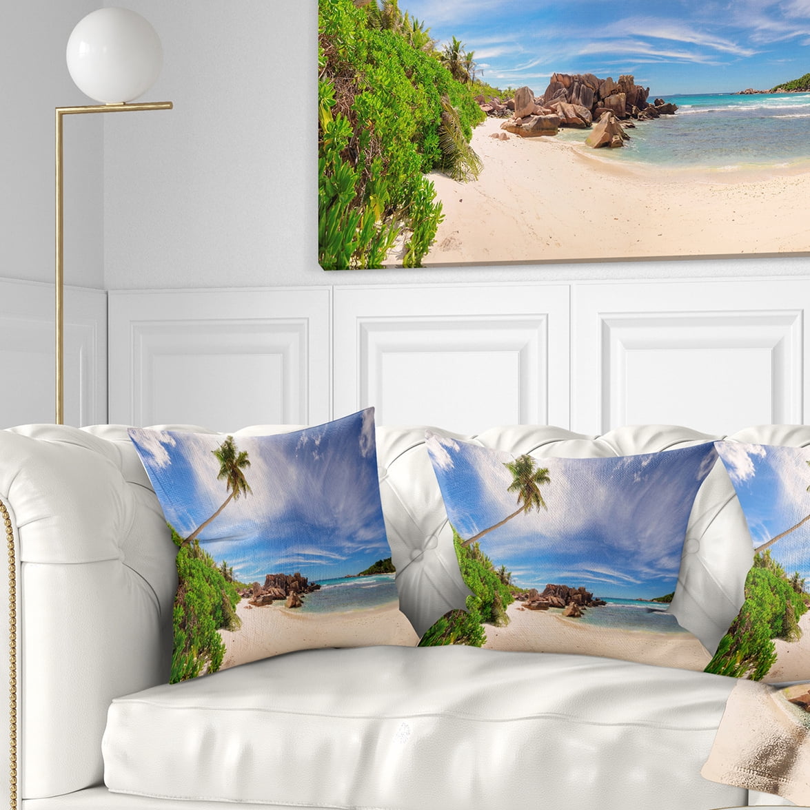 Designart Beautiful Beach at La Digue Seychelles - Seashore Throw Pillow - 18x18