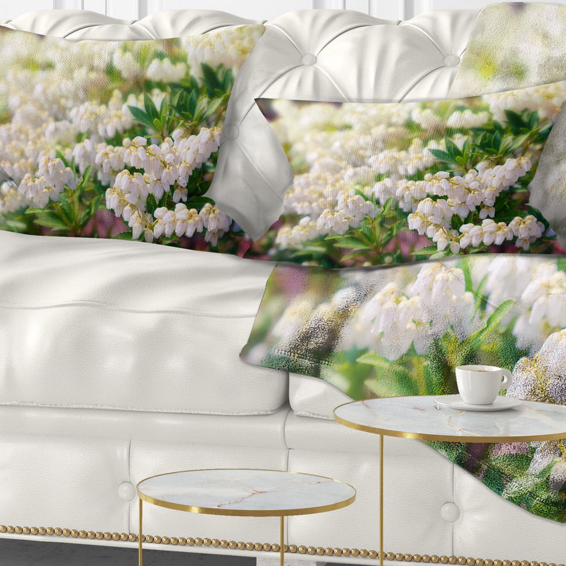 Designart Beautiful Blooming White Flowers - Floral Throw Pillow - 12x20