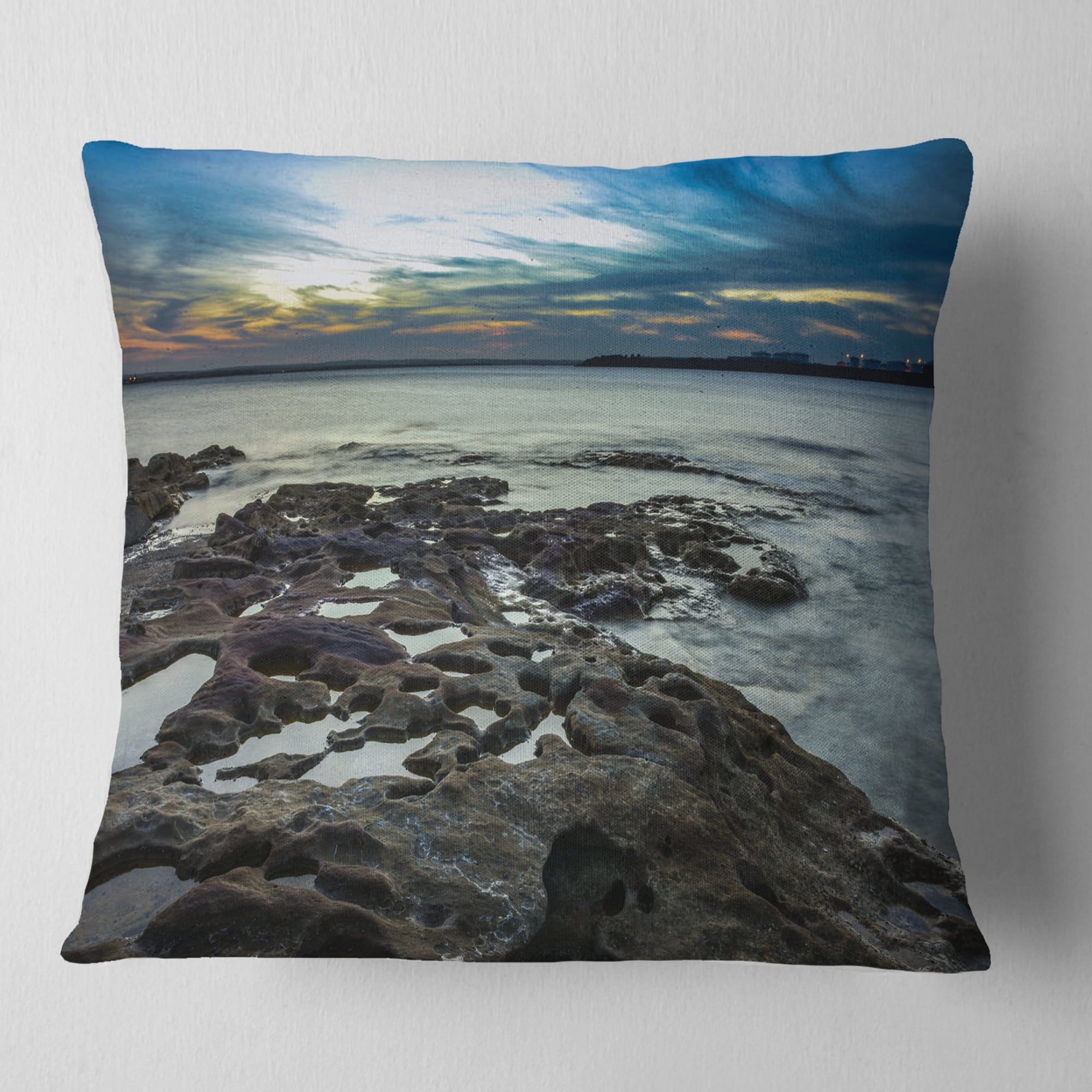 Designart Beautiful Dark Seashore Australia - Cityscape Throw Pillow - 16x16