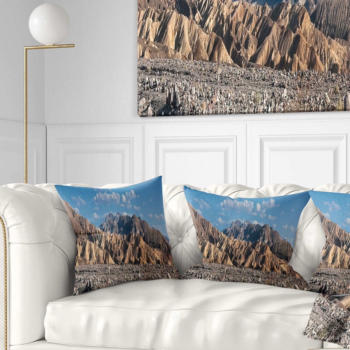 Designart Beautiful Hills in Death Valley - Abstract Throw Pillow - 18x18