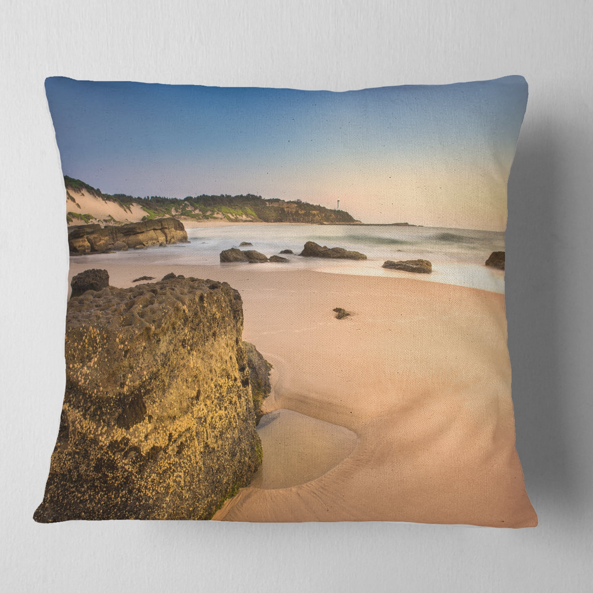 Designart Beautiful Rocky Seashore at Norah Head - Seashore Throw Pillow - 18x18