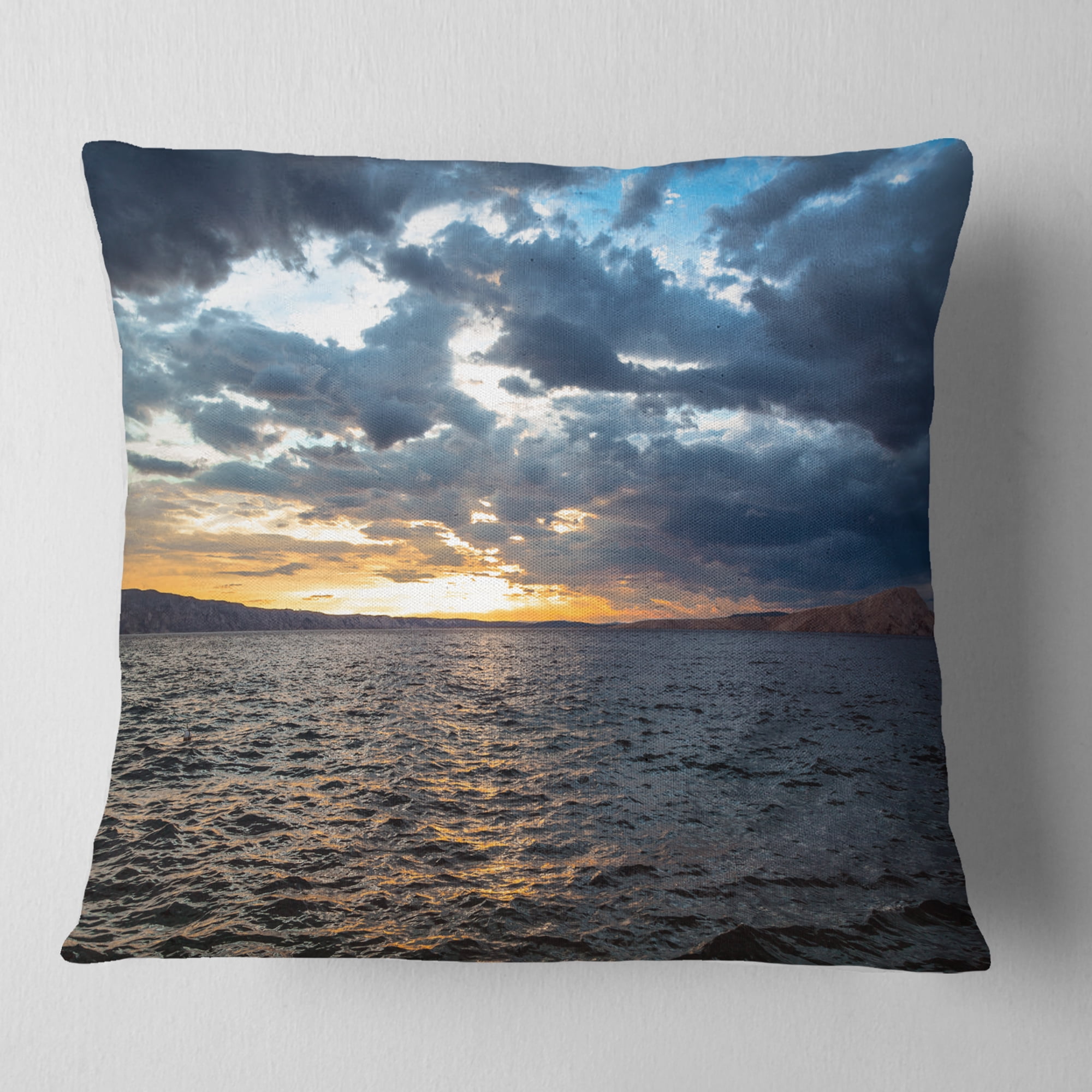 Designart Beautiful Seascape under Cloudy Sky - Modern Seashore Throw Pillow - 18x18