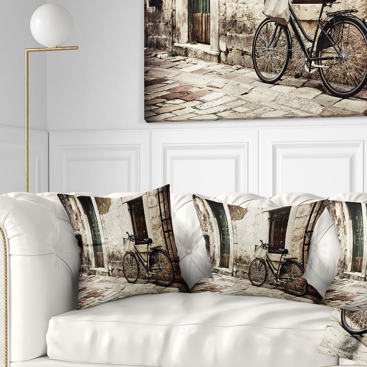 Designart Bicycle with Shopping Bag - Landscape Photo Throw Pillow - 16x16