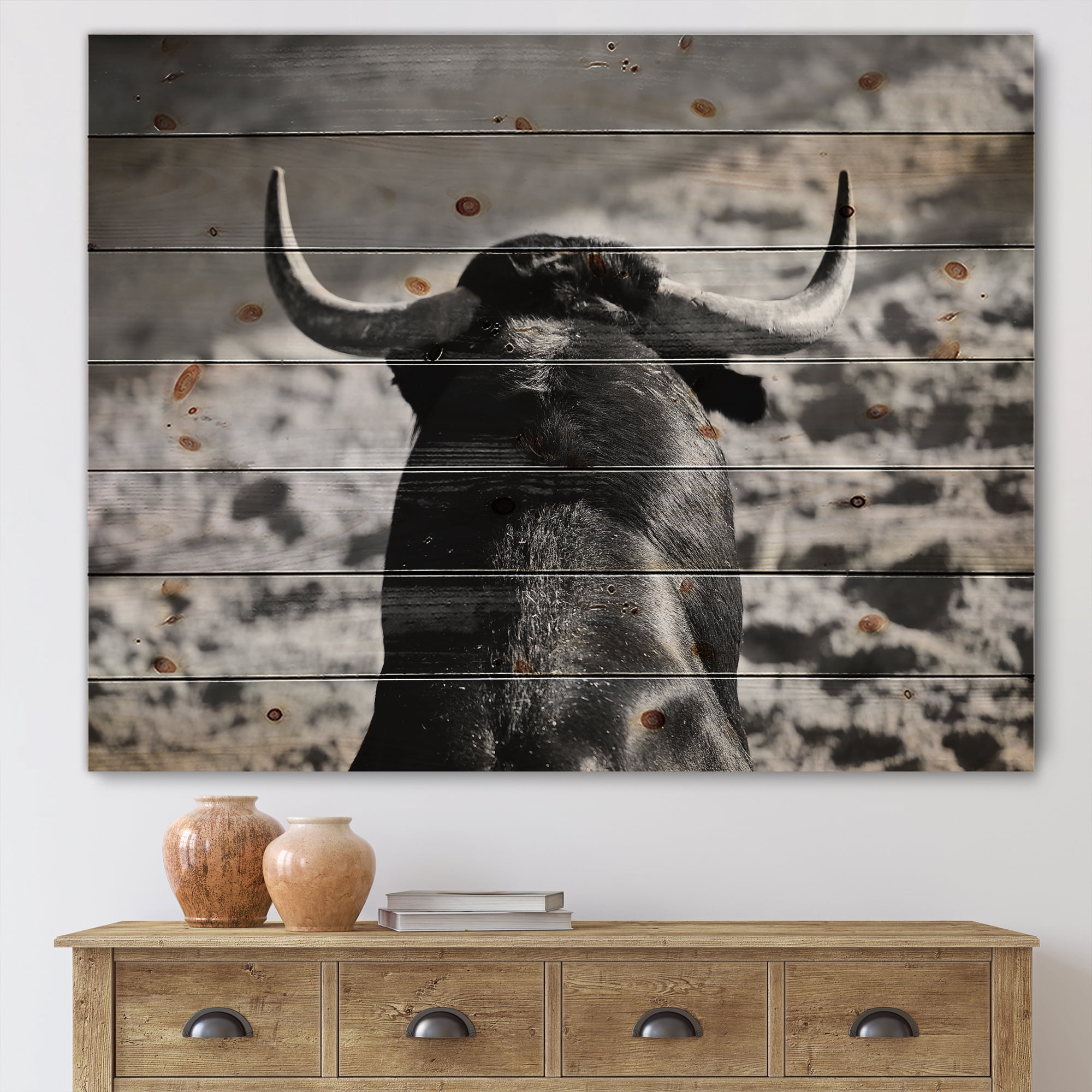 Designart 'Black and White Portrait Of A Spanish Bull II' Farmhouse Print on Natural Pine Wood
