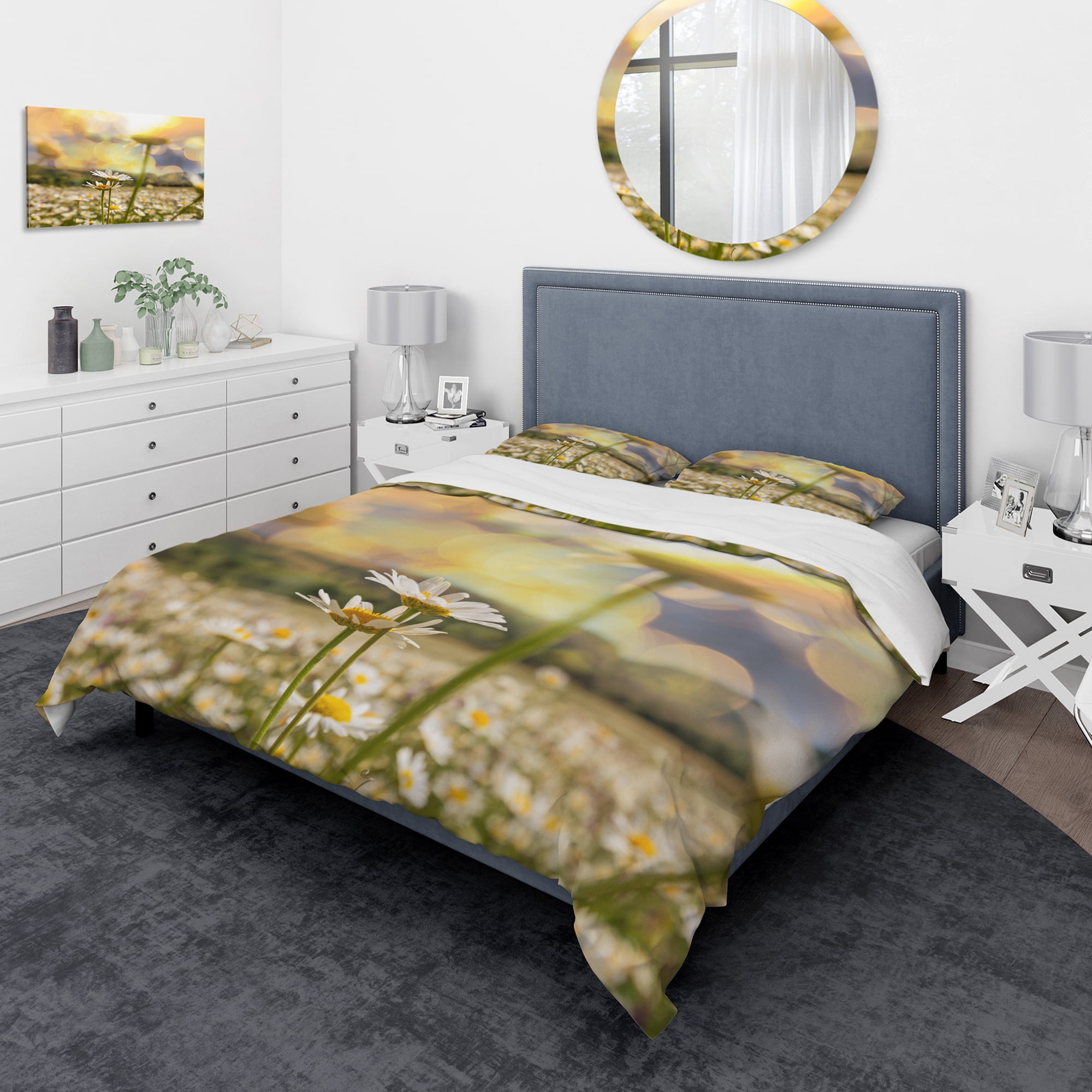 Designart 'Blooming Chamomiles Flowers' Traditional Duvet Cover Set
