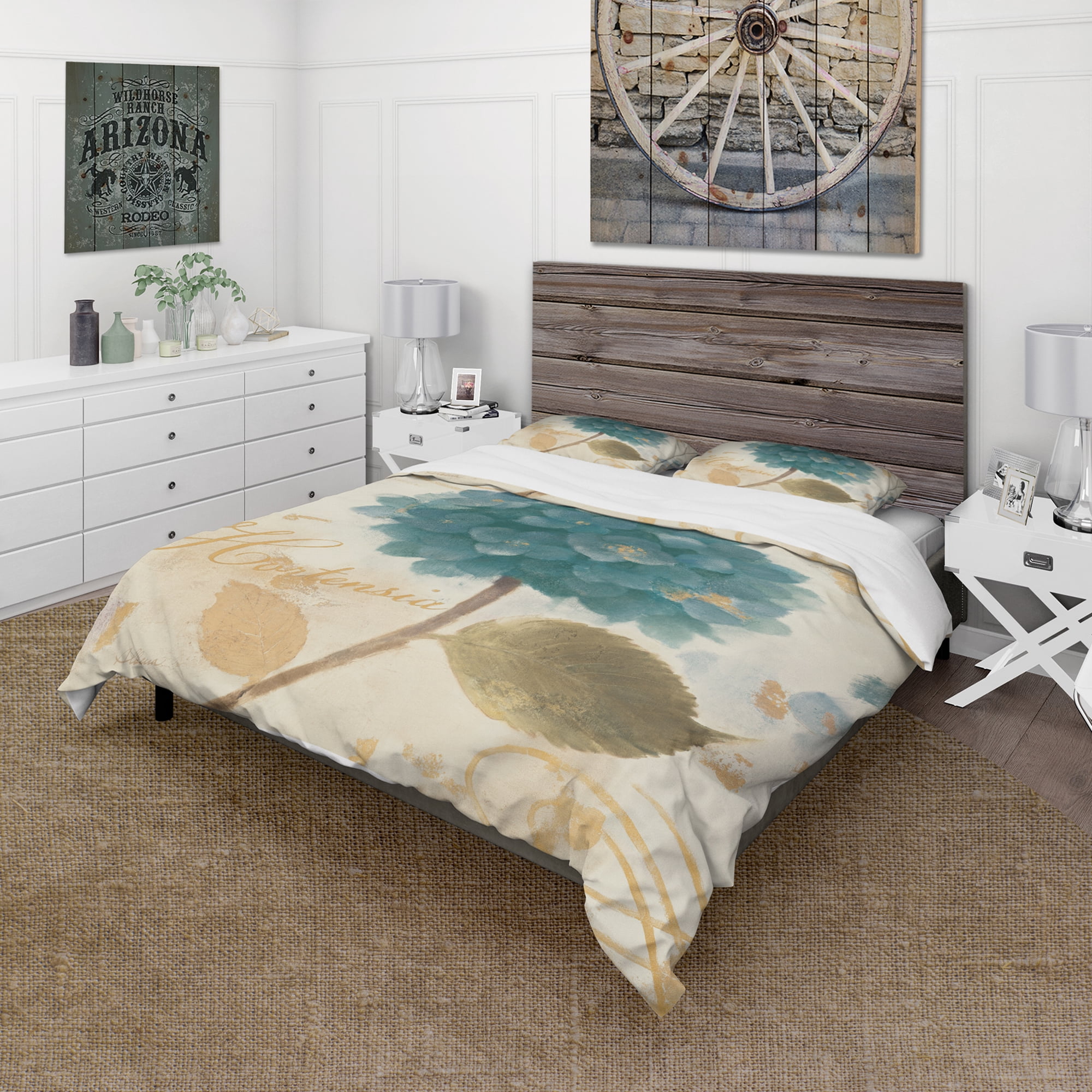 Designart 'Blue Cottage Flower Hydrangea I' Cottage Duvet Cover Set