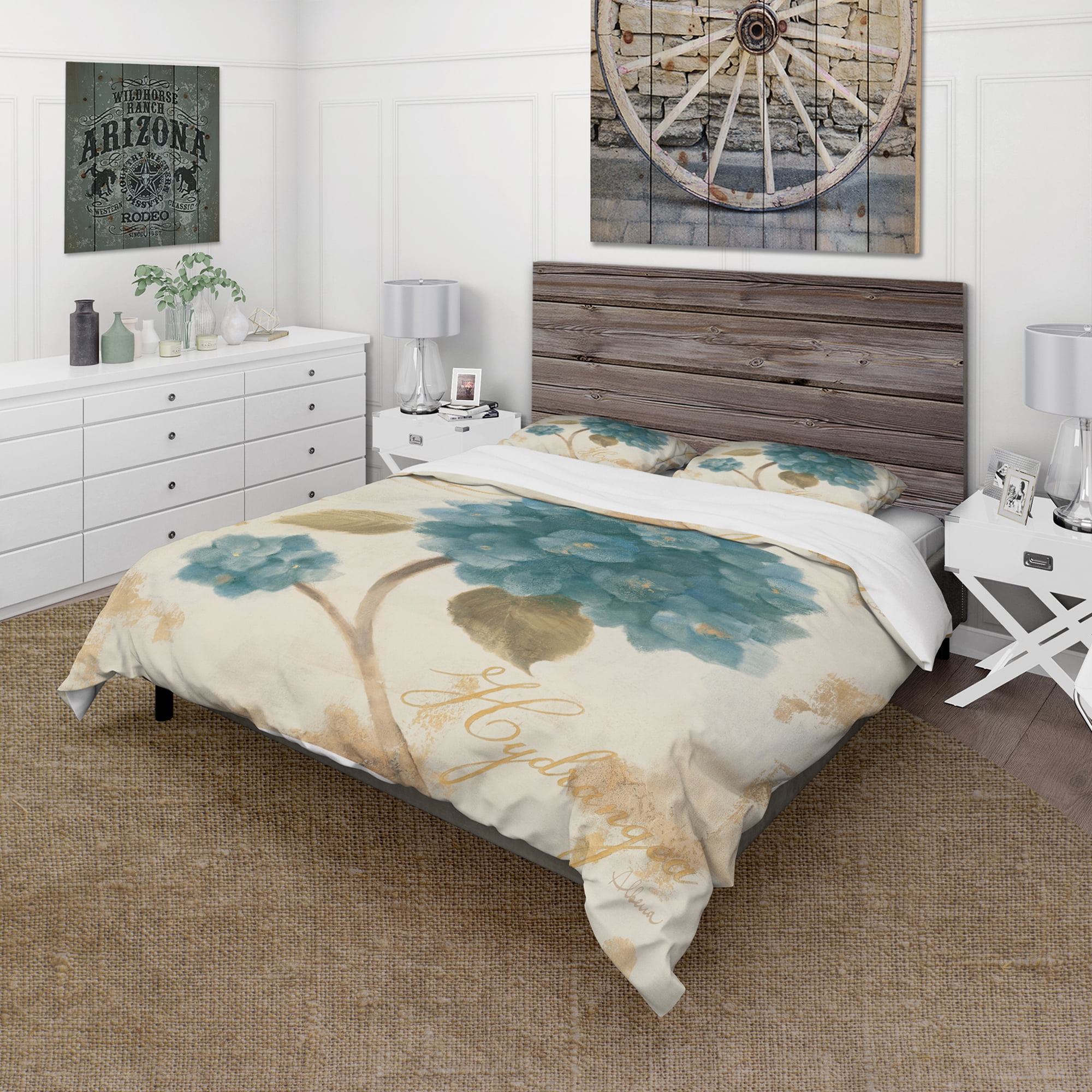 Designart 'Blue Cottage Flower Hydrangea II' Cottage Duvet Cover Set