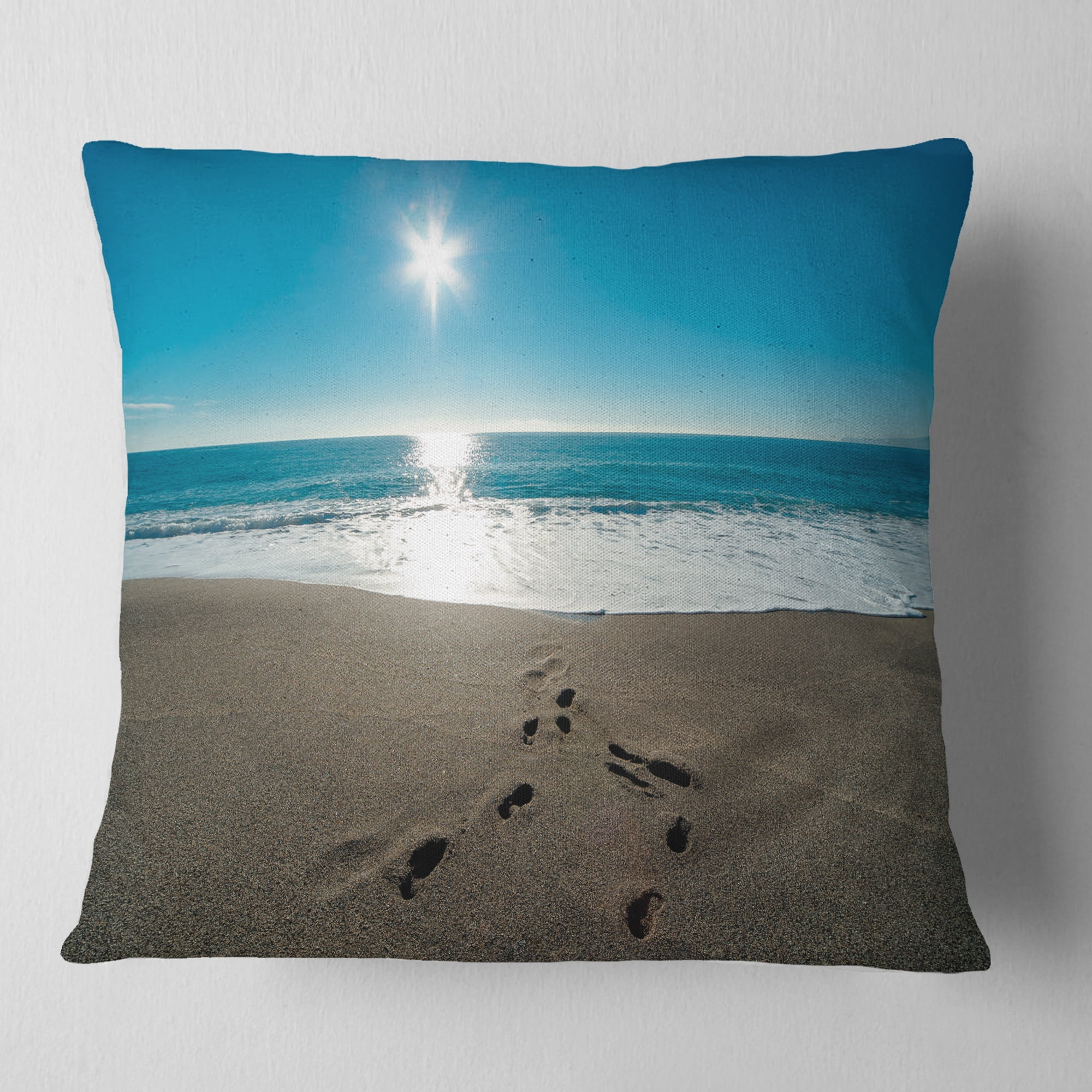 Designart Blue Sea and Footprints in Sand - Seascape Throw Pillow - 18x18