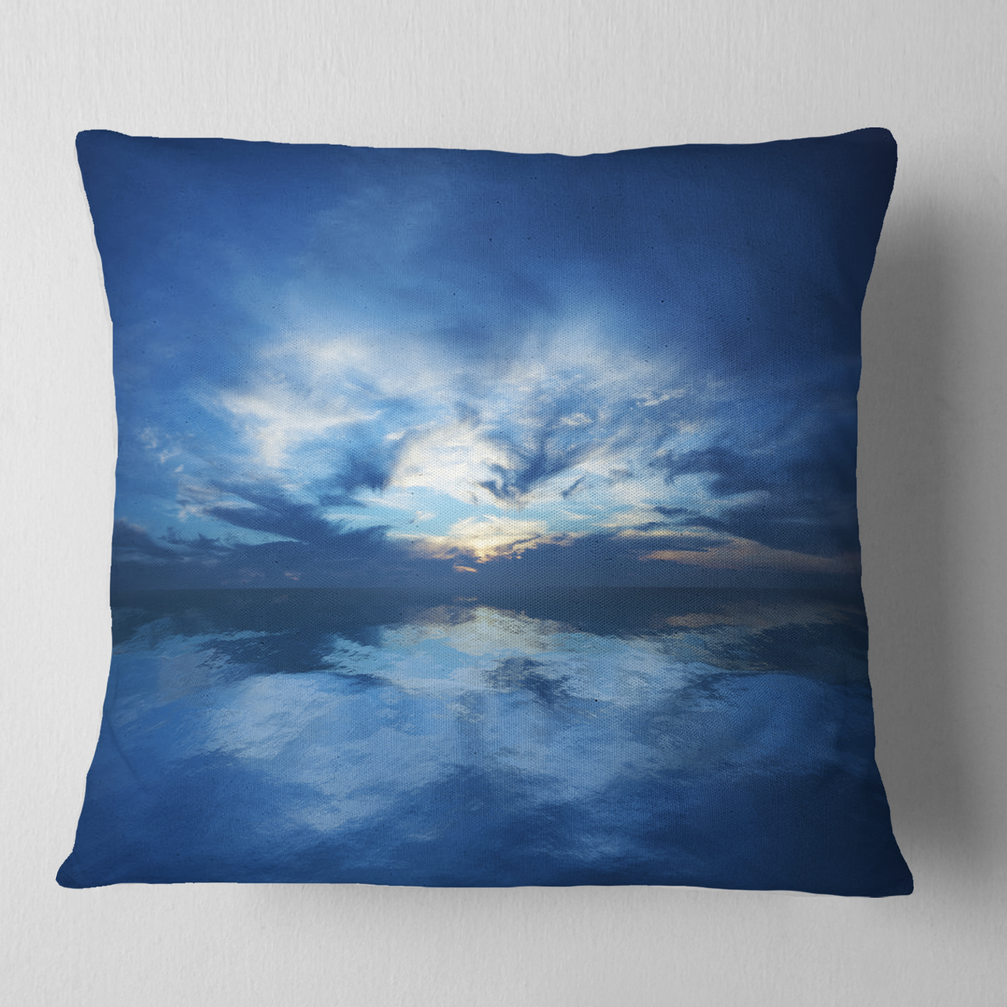 Designart Blue Waters and Blue Sky Sunset - Modern Seascape Throw Pillow - 18x18