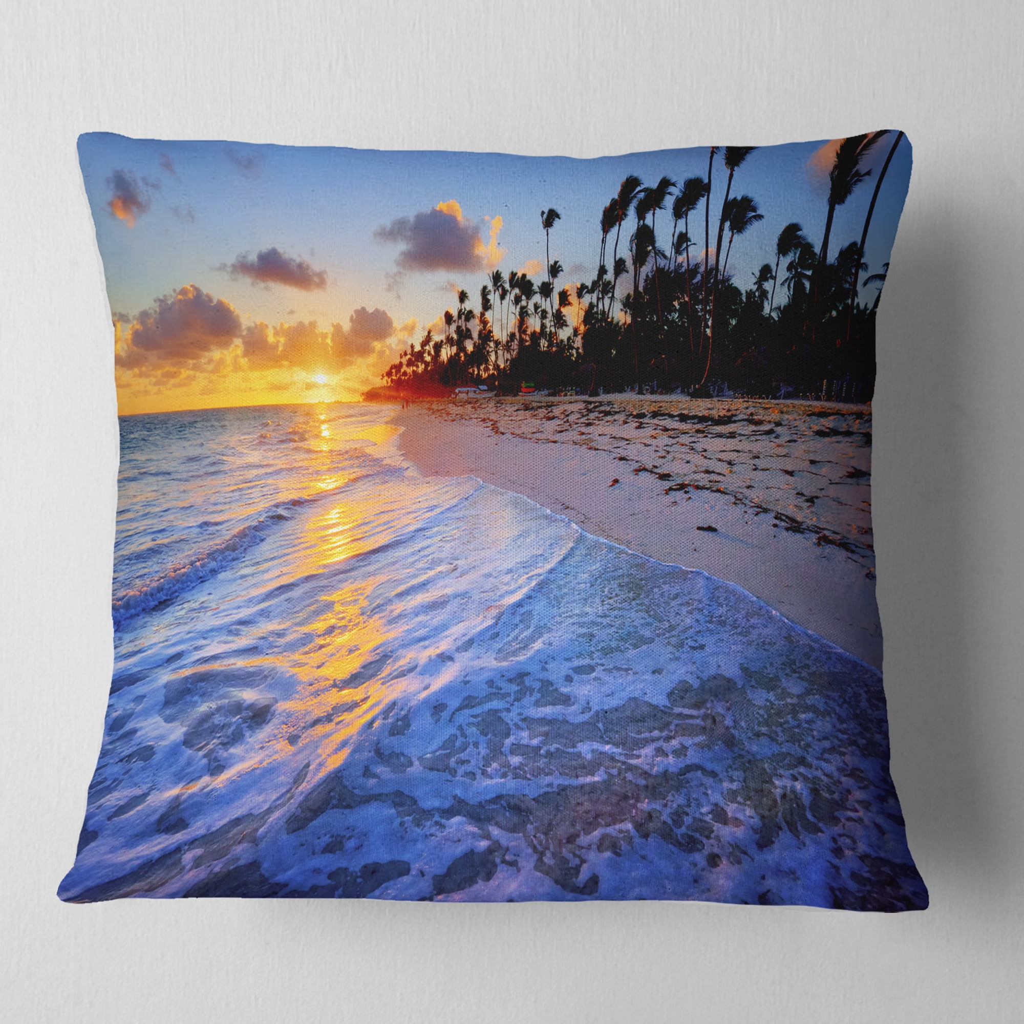 Designart Blue Waves Along the Shore - Seashore Throw Pillow - 18x18